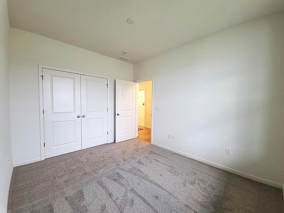 4th image of 630 Cadence CIRCLE