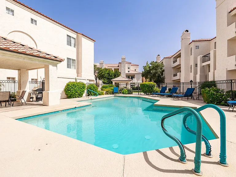 Ventana Apartments — Photo 6