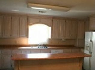 461 Cochran Dr, Byron, GA 31008