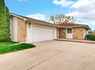 1168 Sunnyslope Dr, Crown Point, IN 46307
