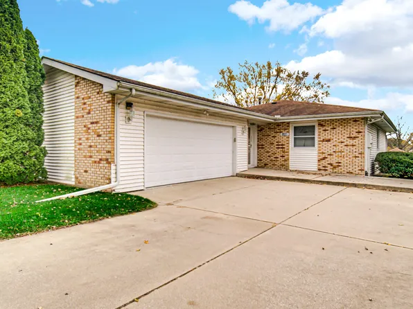 1168 Sunnyslope Dr, Crown Point, IN 46307