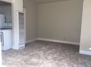 930 N 104th St APT 5, Seattle, WA 98133