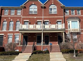 3111 Camden Dr, Troy, MI 48084