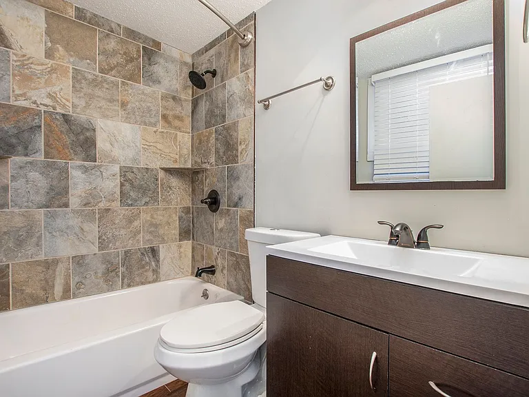 5335 Reeds Rd — Photo 5