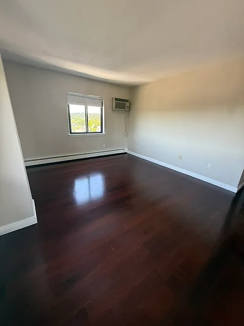 2 bed, 950 sqft, $2,700 — Photo 4