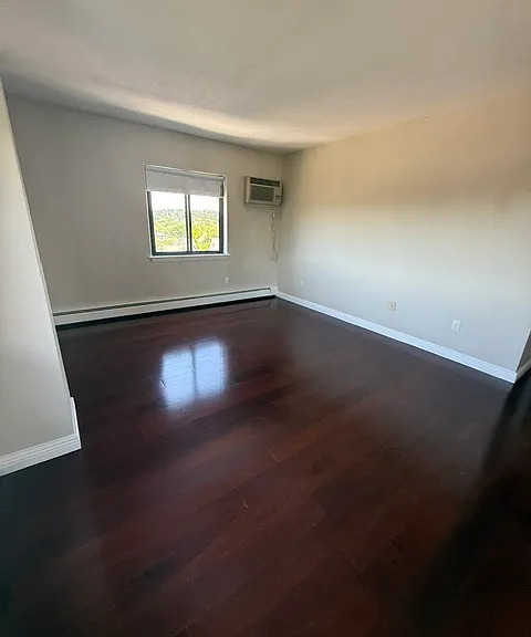 164 Galen St #64 — Photo 4