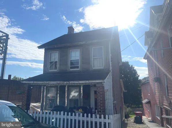 1120 Front St, Catasauqua, PA 18032