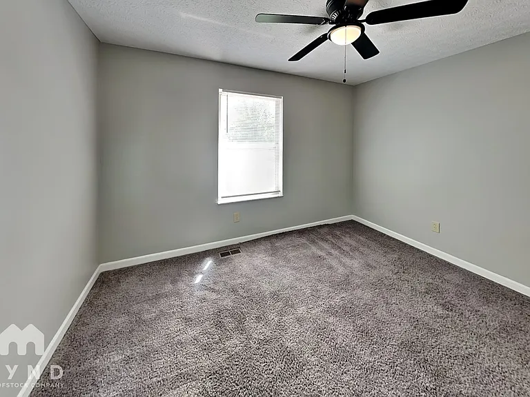 137 Ash St — Photo 16