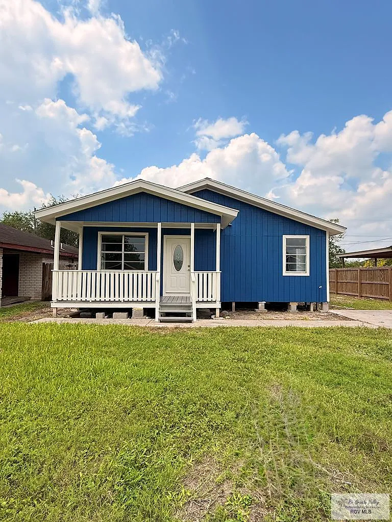 2 bed, 1.0 bath, 1020 sqft, $1,200 — Photo 1
