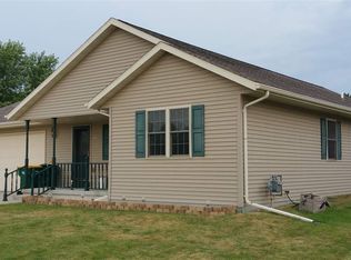 520 Bittersweet Ln, Waupun, WI 53963