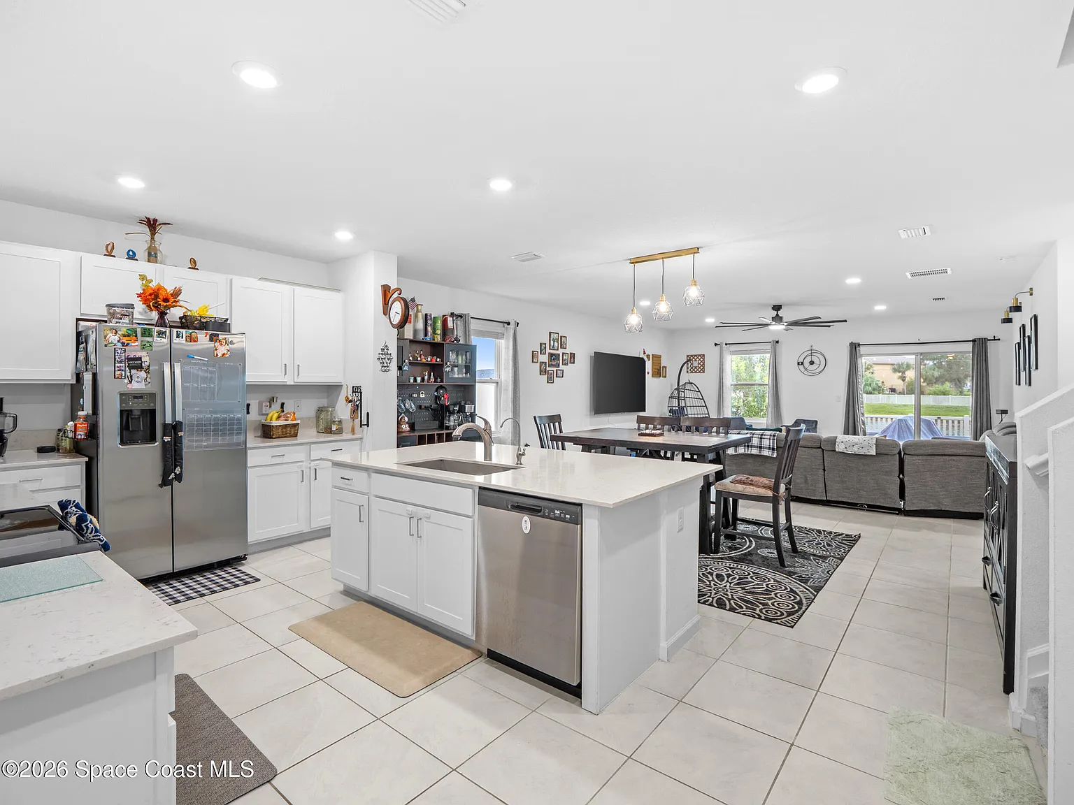 5 bed, 2.5 bath, 2922 sqft, $2,800 — Photo 4