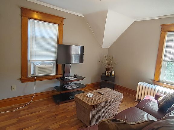 2nd image of 671 Lafond Upper Duplex