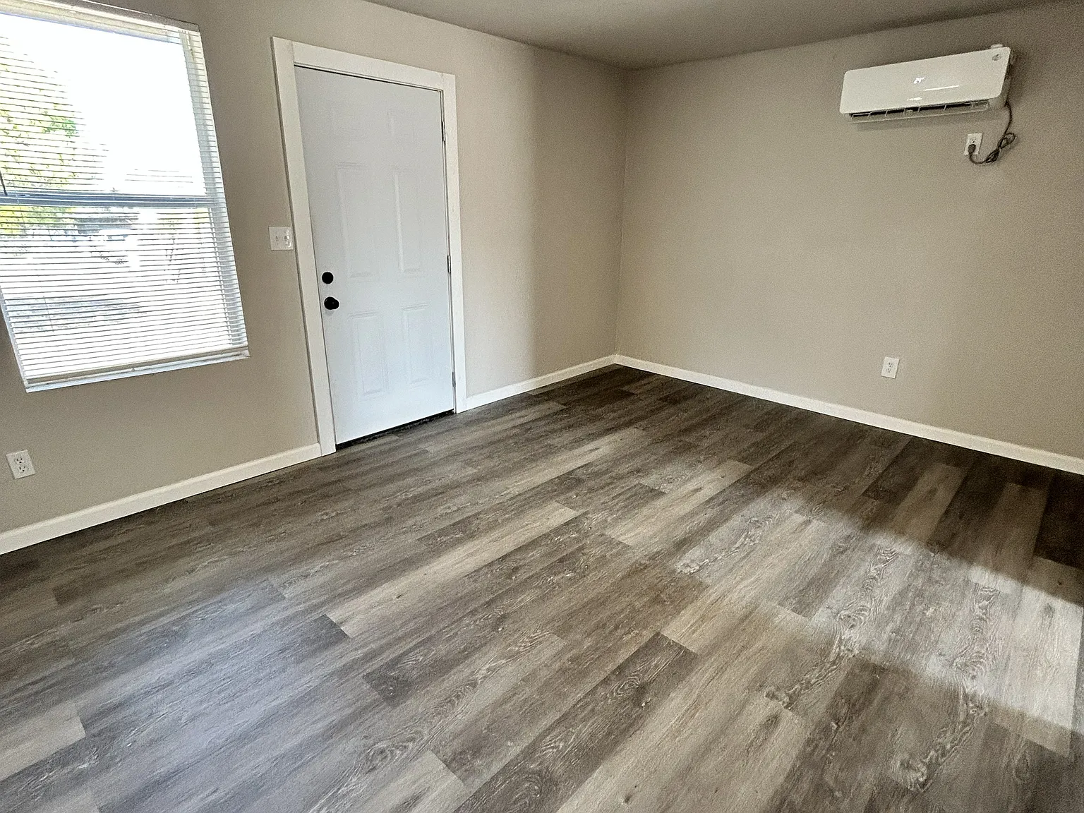 2 bed, 850 sqft, $975 — Photo 1