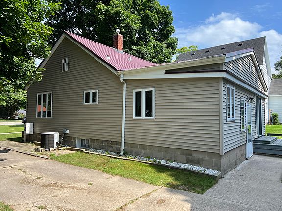 5th image of 225 N Lincoln Ave