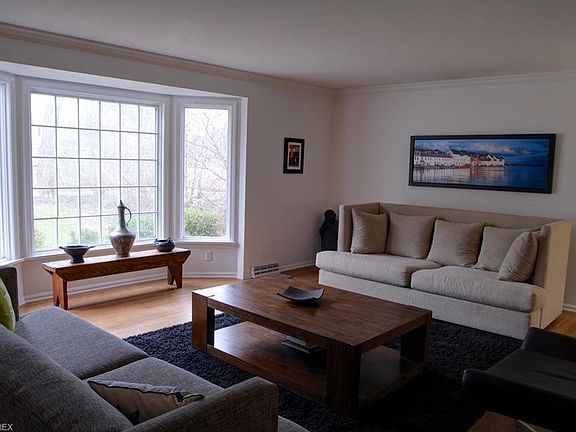 3rd image of 112 Old Orchard Dr