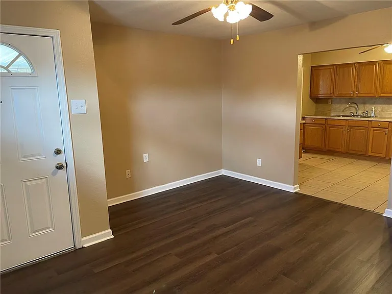 8506 Deerfield St — Photo 3