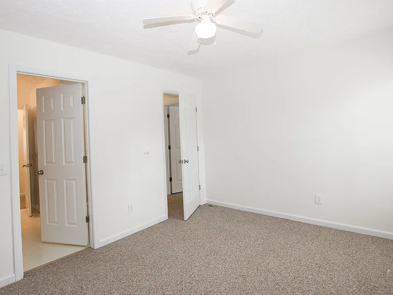 8 Moore Dr — Photo 33