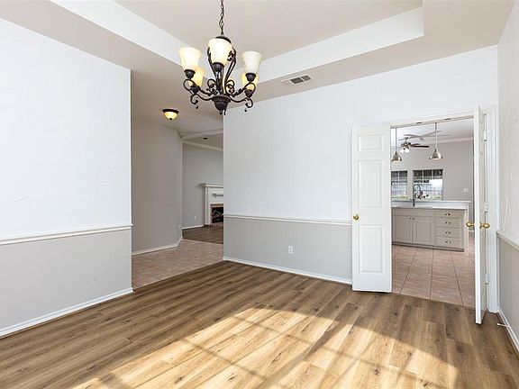4th image of 223 Highland Dr