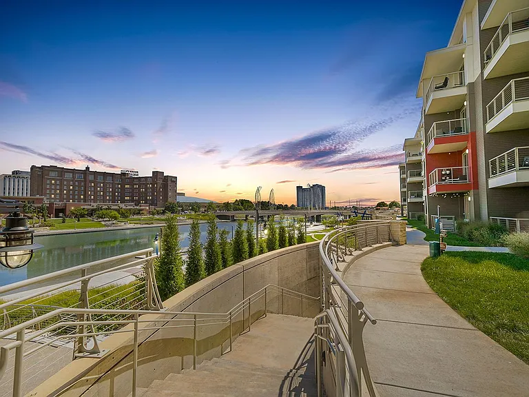River Vista — Photo 15