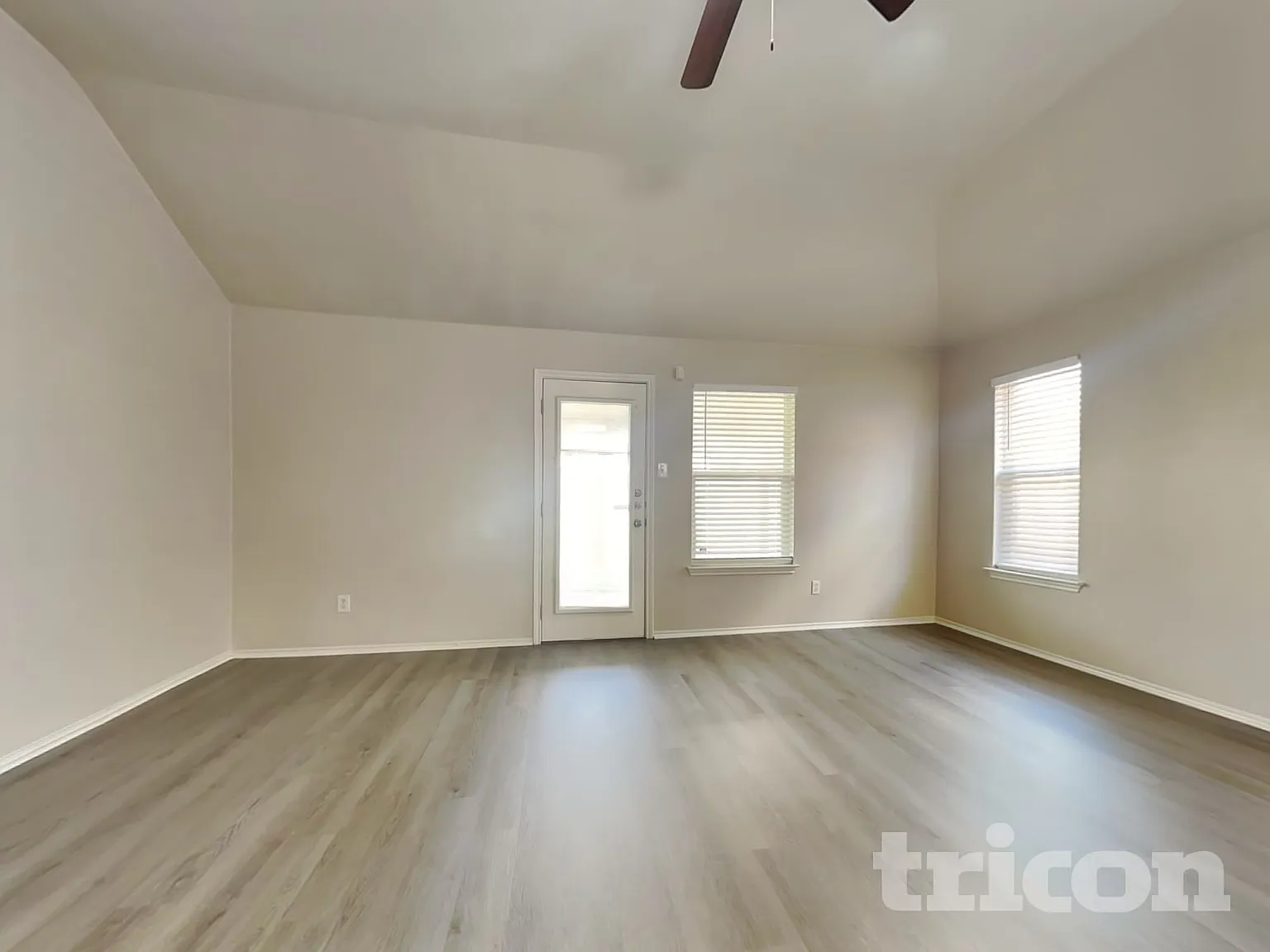 132 Snow Owl Hollow Buda TX — Photo 4