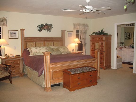 3rd image of 1362 Miracle Ln