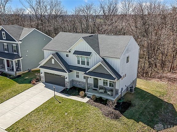3rd image of 1685 Ardennes Oak Dr