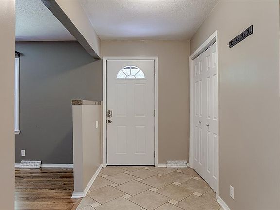 3rd image of 602 Wood Ct