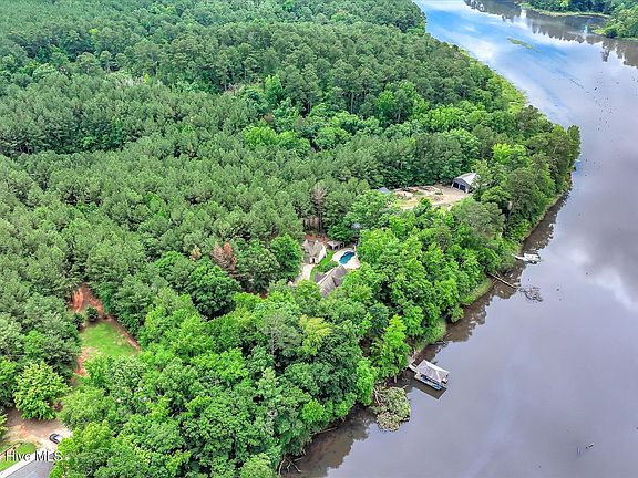 3rd image of 38 Dock Drive