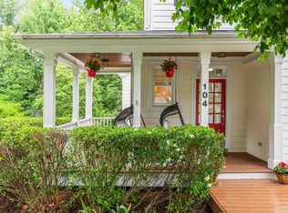 104 Edgewater Cir, Chapel Hill, NC 27516
