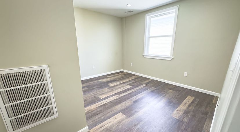 2nd image of 152 S Union St