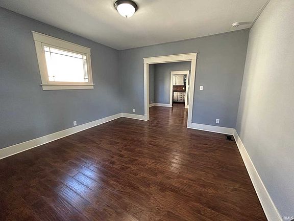 2nd image of 414 Reis Ave