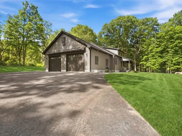 93 Sayles Hill Rd, North Smithfield, RI 02896