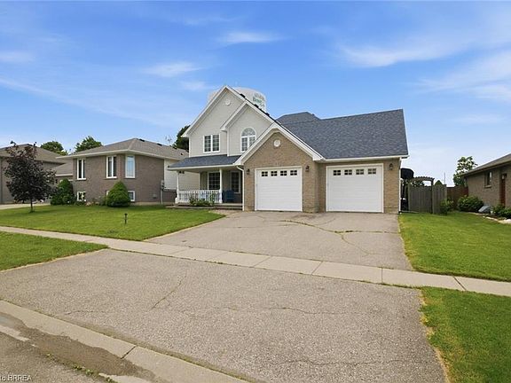 3rd image of 61 Sunnyside Dr