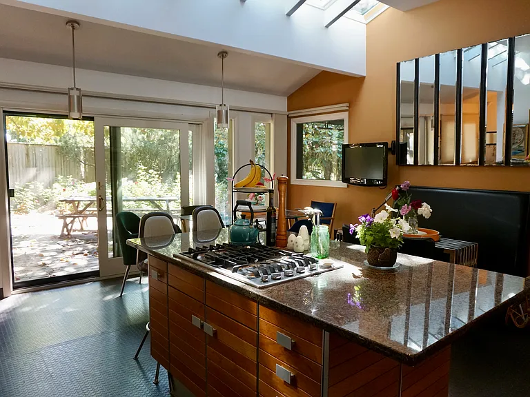 5241 SW Humphrey Blvd — Photo 10