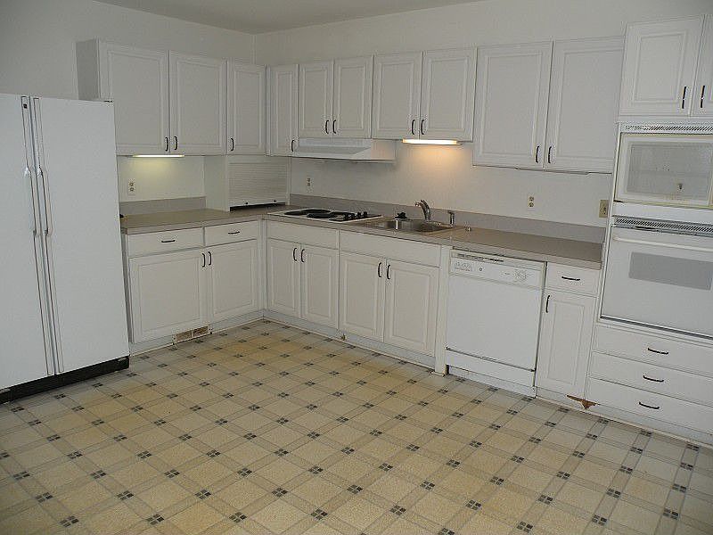 2nd image of 21394 Magnolia Ct #1