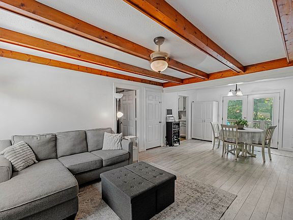 5th image of 109 Sunnyhill Trl