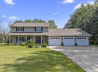 N1566 Greenwood Rd, Greenville, WI 54942