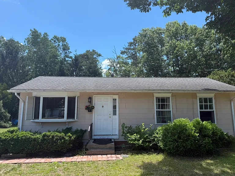 19 Beam Ave — Photo 1