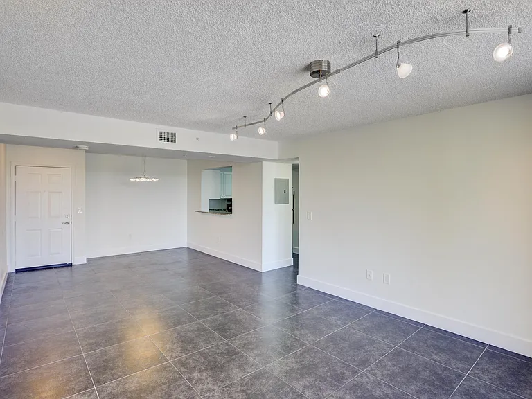 2711 Ocean Club Blvd #203 — Photo 11