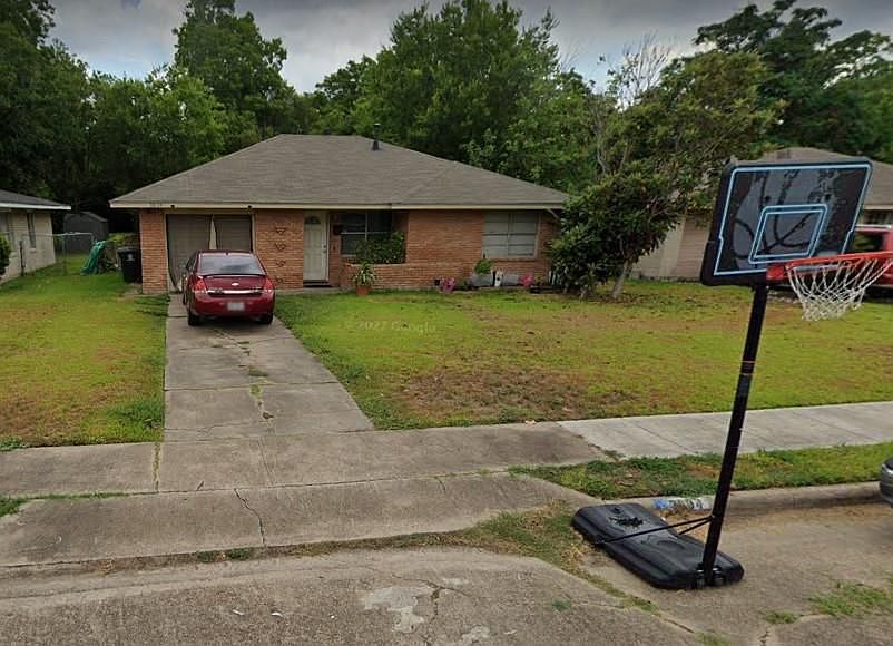 1st image of 2834 Monticello Dr