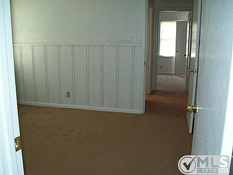3rd image of 833 Woodlawn Dr
