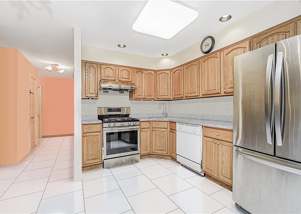 2246 84th St APT 2C, Brooklyn, NY 11214 | Zillow