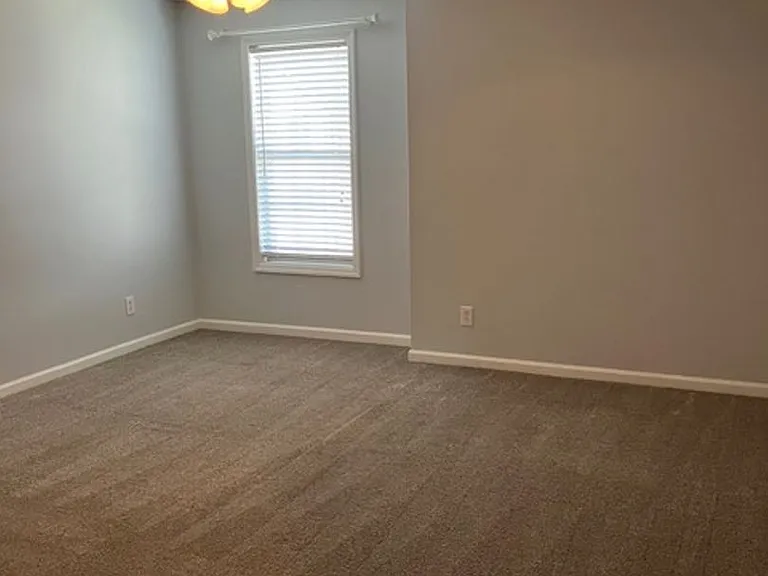 904 Litchfield Way #J — Photo 10