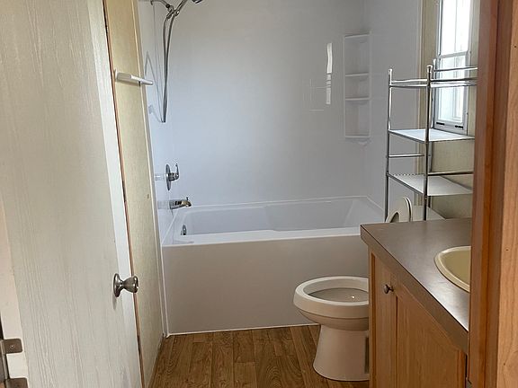 4th image of 201 Stair Lane Way