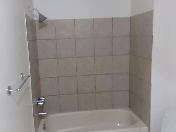 5th image of 31 Hathaway Dr