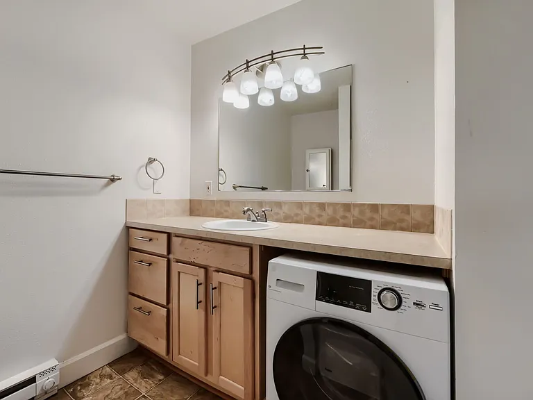 8065 N Ivanhoe St #1 — Photo 11