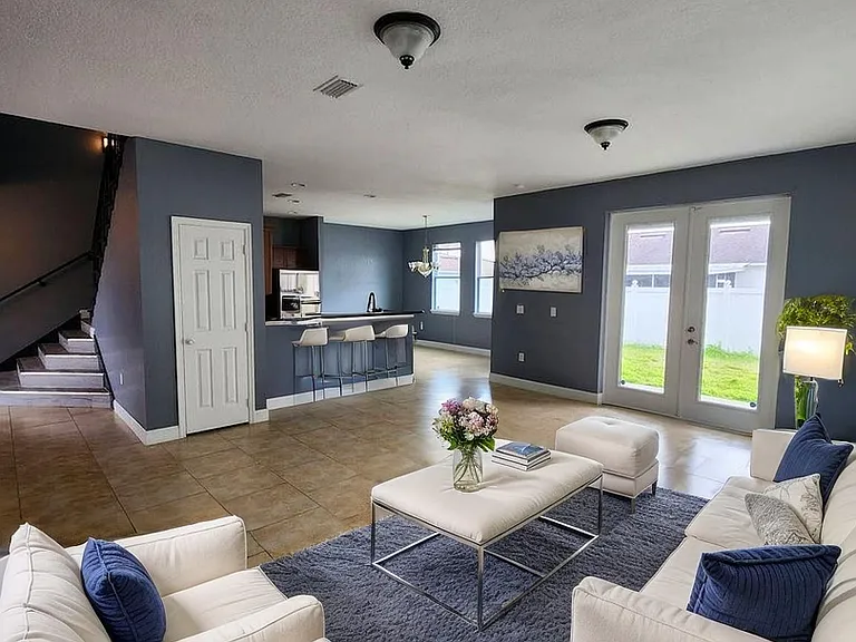 328 Dundee Dr — Photo 3
