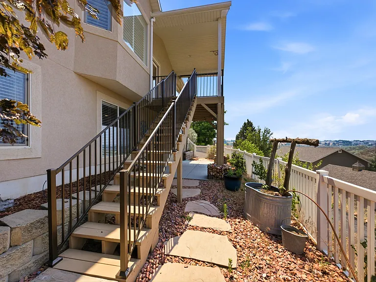 722 W Webb Rd — Photo 37