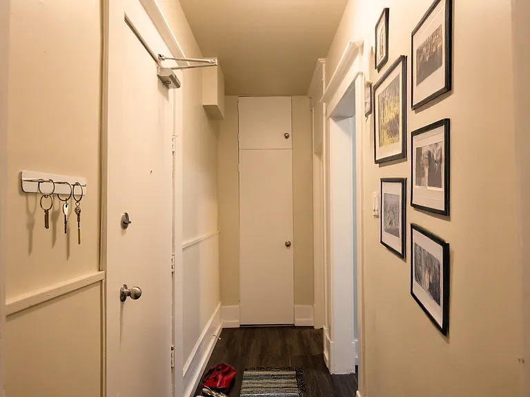 122 Langside St #2 — Photo 3
