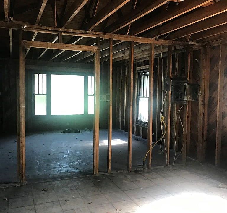 2nd image of 348 W Noel Ave